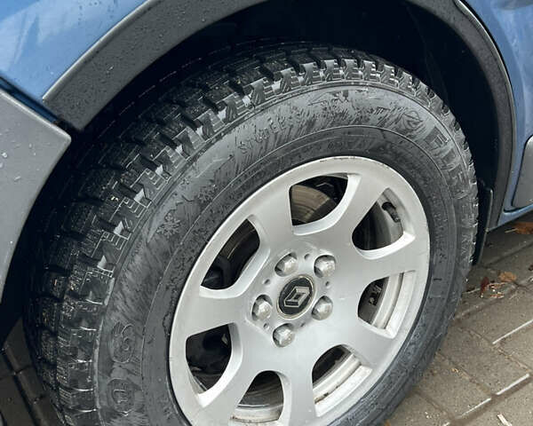 Синій Рено Трафік, об'ємом двигуна 1.9 л та пробігом 277 тис. км за 8900 $, фото 19 на Automoto.ua