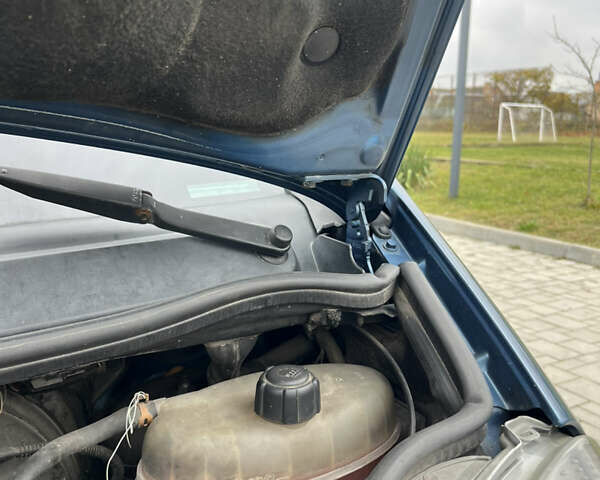 Синій Рено Трафік, об'ємом двигуна 1.9 л та пробігом 278 тис. км за 8900 $, фото 53 на Automoto.ua