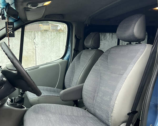 Синій Рено Трафік, об'ємом двигуна 1.9 л та пробігом 277 тис. км за 8900 $, фото 22 на Automoto.ua