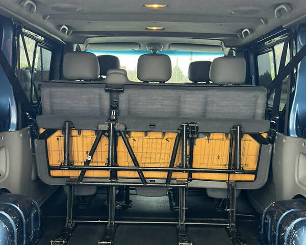 Синій Рено Трафік, об'ємом двигуна 1.9 л та пробігом 278 тис. км за 8900 $, фото 44 на Automoto.ua