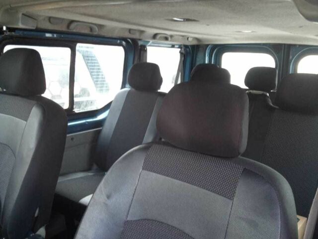 Синій Рено Трафік, об'ємом двигуна 2.5 л та пробігом 269 тис. км за 6181 $, фото 4 на Automoto.ua