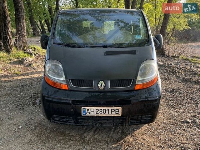 Синий Рено Трафик, объемом двигателя 1.9 л и пробегом 300 тыс. км за 6800 $, фото 1 на Automoto.ua