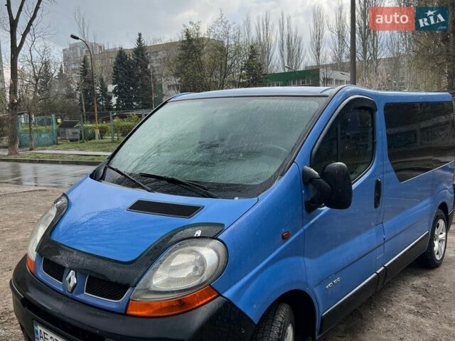 Синий Рено Трафик, объемом двигателя 1.87 л и пробегом 302 тыс. км за 8200 $, фото 3 на Automoto.ua