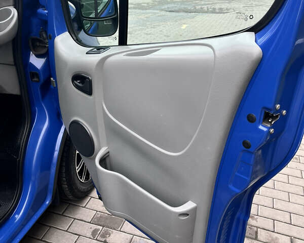 Синий Рено Трафик, объемом двигателя 2.46 л и пробегом 368 тыс. км за 9600 $, фото 28 на Automoto.ua