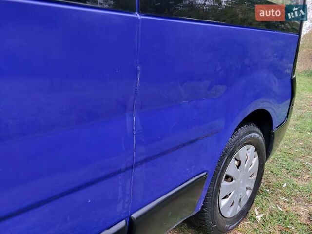 Синій Рено Трафік, об'ємом двигуна 2.46 л та пробігом 330 тис. км за 7500 $, фото 10 на Automoto.ua