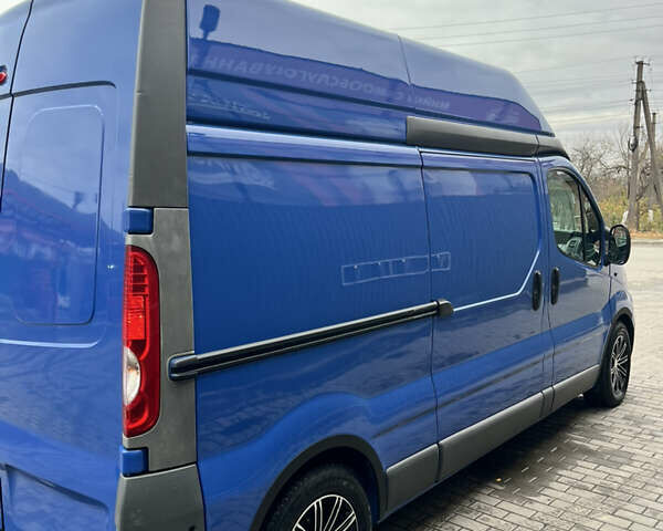 Синий Рено Трафик, объемом двигателя 2.46 л и пробегом 368 тыс. км за 9600 $, фото 5 на Automoto.ua