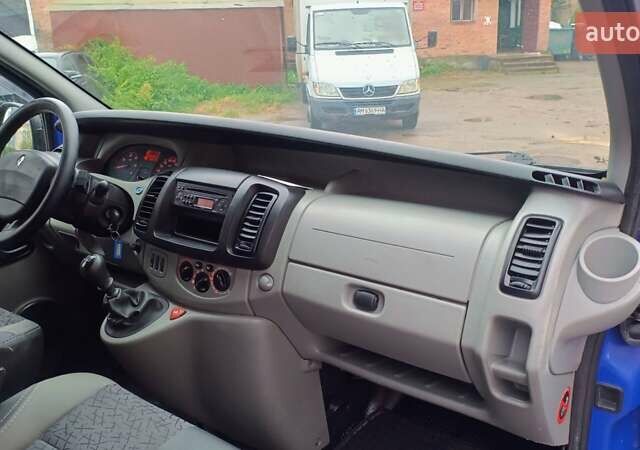 Синій Рено Трафік, об'ємом двигуна 1.87 л та пробігом 270 тис. км за 8950 $, фото 22 на Automoto.ua
