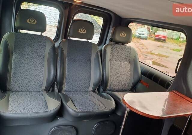 Синій Рено Трафік, об'ємом двигуна 1.87 л та пробігом 270 тис. км за 8950 $, фото 28 на Automoto.ua