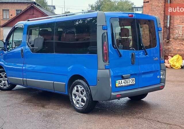 Синій Рено Трафік, об'ємом двигуна 1.87 л та пробігом 270 тис. км за 8950 $, фото 4 на Automoto.ua