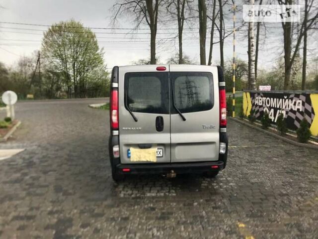 Синій Рено Трафік, об'ємом двигуна 2 л та пробігом 486 тис. км за 7800 $, фото 4 на Automoto.ua