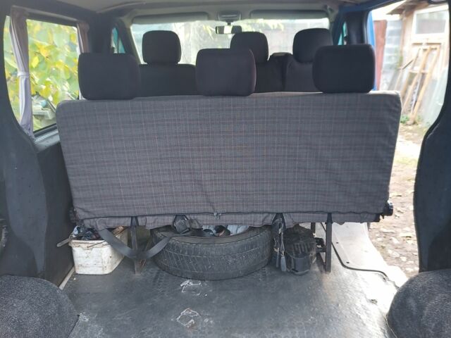 Синій Рено Трафік, об'ємом двигуна 1.9 л та пробігом 375 тис. км за 5713 $, фото 4 на Automoto.ua