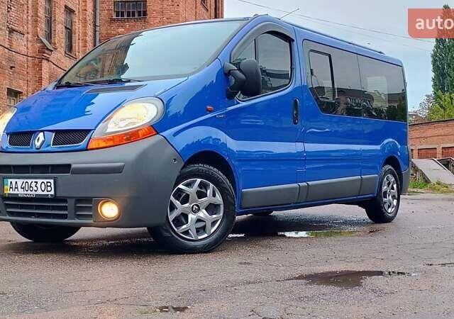 Синій Рено Трафік, об'ємом двигуна 1.87 л та пробігом 270 тис. км за 8950 $, фото 3 на Automoto.ua