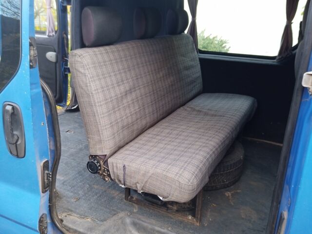 Синій Рено Трафік, об'ємом двигуна 1.9 л та пробігом 375 тис. км за 5713 $, фото 3 на Automoto.ua