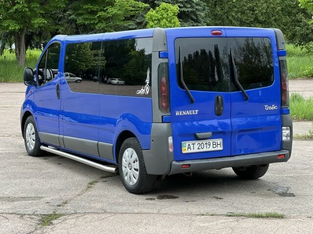 Синий Рено Трафик, объемом двигателя 1.9 л и пробегом 300 тыс. км за 7200 $, фото 2 на Automoto.ua