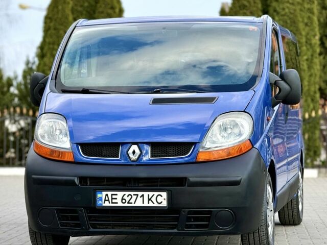 Синий Рено Трафик, объемом двигателя 2.5 л и пробегом 280 тыс. км за 8800 $, фото 12 на Automoto.ua