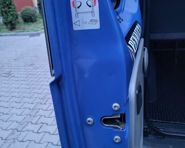 Синій Рено Трафік, об'ємом двигуна 2 л та пробігом 267 тис. км за 9990 $, фото 98 на Automoto.ua
