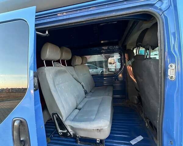 Синий Рено Трафик, объемом двигателя 2.46 л и пробегом 300 тыс. км за 6999 $, фото 5 на Automoto.ua