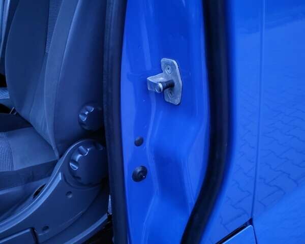 Синій Рено Трафік, об'ємом двигуна 2 л та пробігом 267 тис. км за 9990 $, фото 94 на Automoto.ua