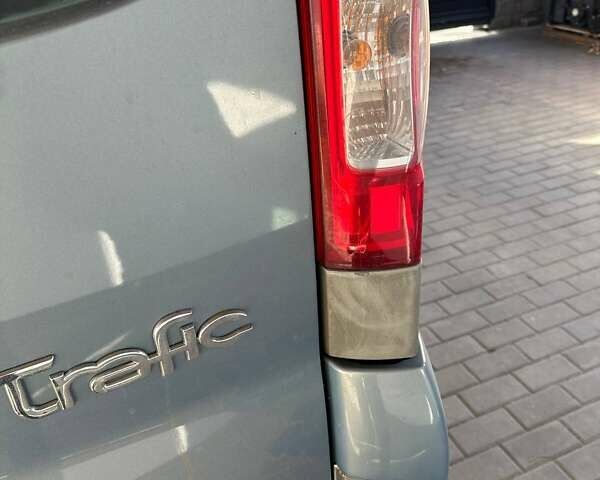 Синій Рено Трафік, об'ємом двигуна 2 л та пробігом 277 тис. км за 10000 $, фото 11 на Automoto.ua