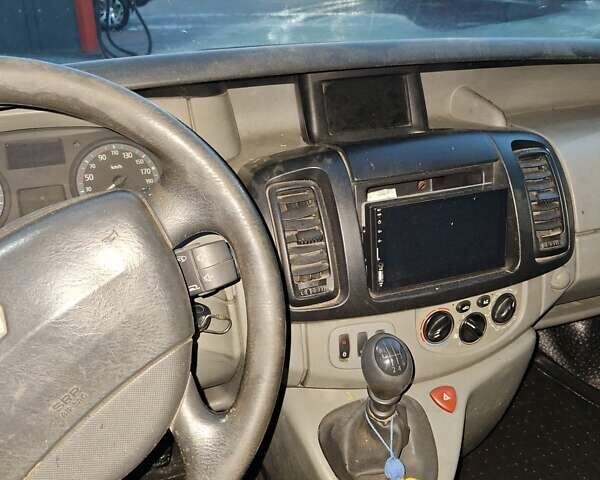 Синій Рено Трафік, об'ємом двигуна 2 л та пробігом 435 тис. км за 5800 $, фото 7 на Automoto.ua