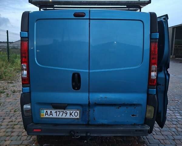 Синій Рено Трафік, об'ємом двигуна 2 л та пробігом 435 тис. км за 5800 $, фото 4 на Automoto.ua