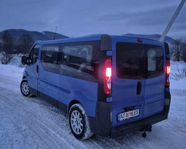 Синий Рено Трафик, объемом двигателя 2 л и пробегом 327 тыс. км за 8800 $, фото 4 на Automoto.ua