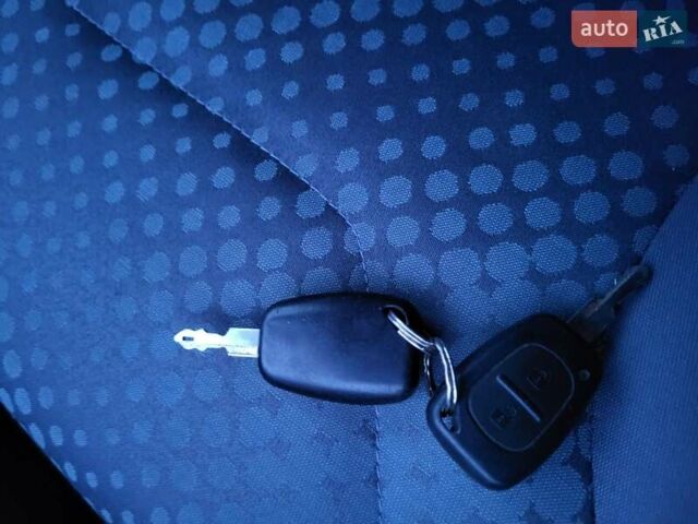 Синій Рено Трафік, об'ємом двигуна 2 л та пробігом 267 тис. км за 9990 $, фото 128 на Automoto.ua