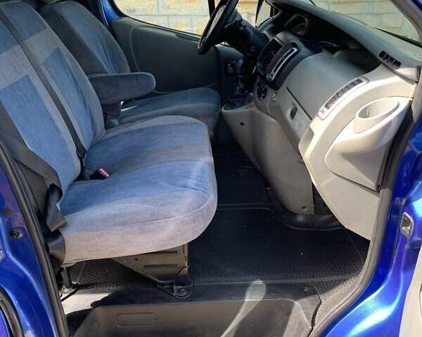 Синий Рено Трафик, объемом двигателя 2 л и пробегом 287 тыс. км за 9600 $, фото 7 на Automoto.ua