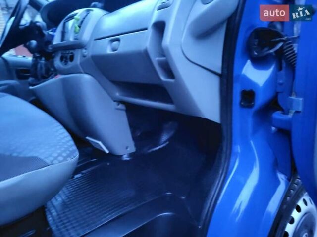 Синій Рено Трафік, об'ємом двигуна 2 л та пробігом 267 тис. км за 9990 $, фото 119 на Automoto.ua