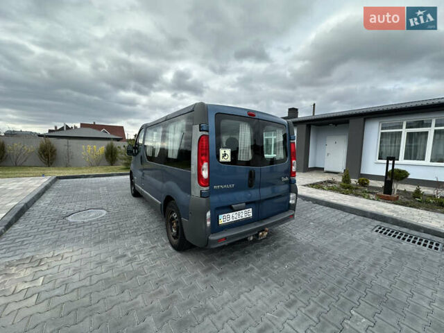 Синий Рено Трафик, объемом двигателя 1.87 л и пробегом 300 тыс. км за 7500 $, фото 5 на Automoto.ua