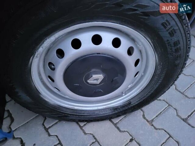 Синій Рено Трафік, об'ємом двигуна 2 л та пробігом 267 тис. км за 9990 $, фото 131 на Automoto.ua