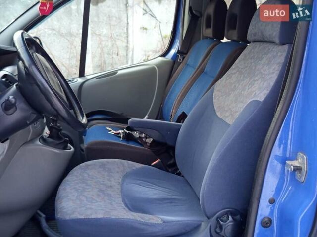 Синий Рено Трафик, объемом двигателя 2 л и пробегом 340 тыс. км за 8950 $, фото 17 на Automoto.ua