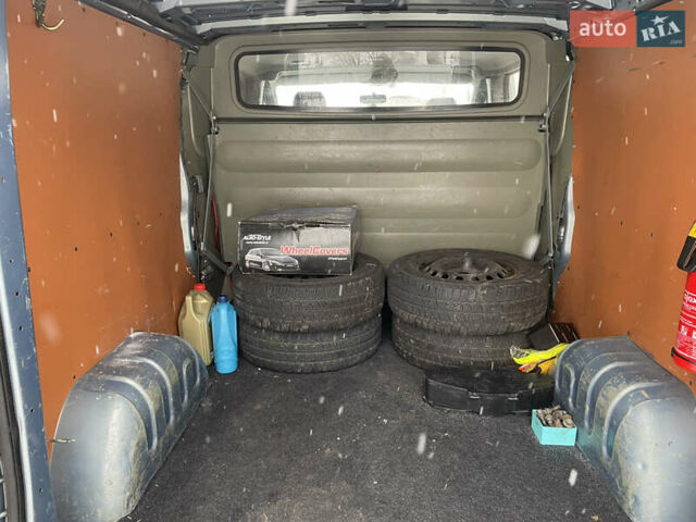 Синий Рено Трафик, объемом двигателя 2.46 л и пробегом 327 тыс. км за 12876 $, фото 19 на Automoto.ua