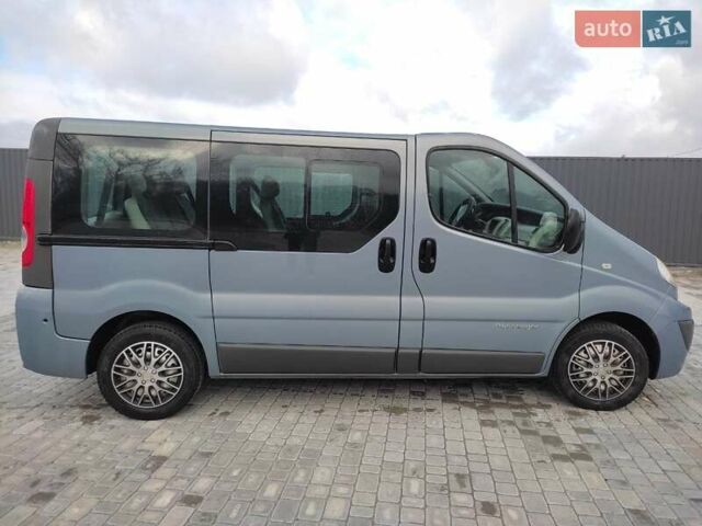 Синій Рено Трафік, об'ємом двигуна 2 л та пробігом 277 тис. км за 10000 $, фото 1 на Automoto.ua