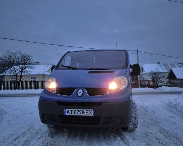 Синий Рено Трафик, объемом двигателя 2 л и пробегом 327 тыс. км за 8800 $, фото 6 на Automoto.ua