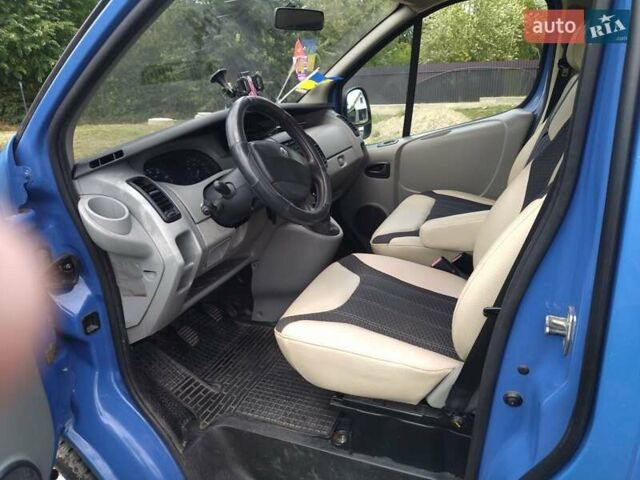 Синий Рено Трафик, объемом двигателя 2 л и пробегом 298 тыс. км за 9300 $, фото 6 на Automoto.ua