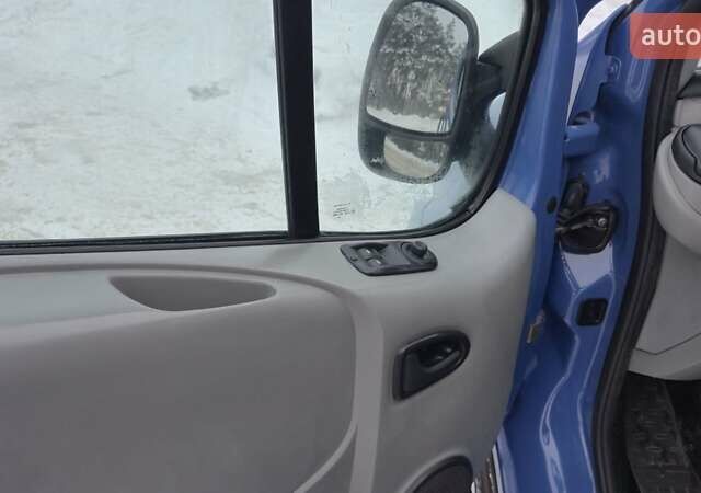Синий Рено Трафик, объемом двигателя 2 л и пробегом 409 тыс. км за 7900 $, фото 28 на Automoto.ua