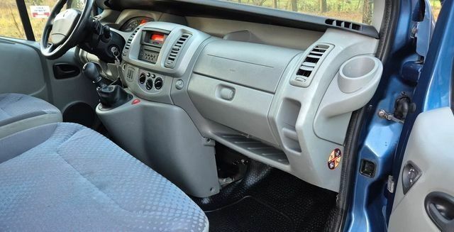 Синий Рено Трафик, объемом двигателя 2 л и пробегом 206 тыс. км за 6600 $, фото 14 на Automoto.ua