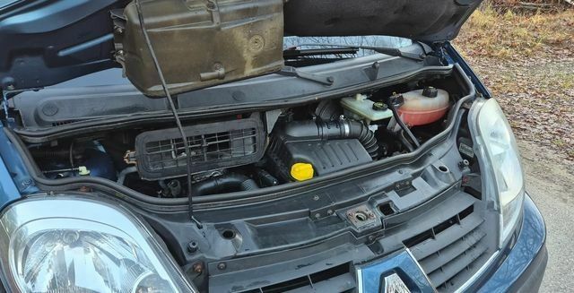 Синий Рено Трафик, объемом двигателя 2 л и пробегом 206 тыс. км за 6600 $, фото 20 на Automoto.ua