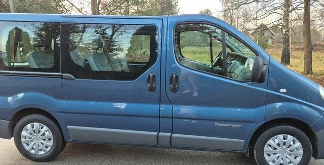 Синий Рено Трафик, объемом двигателя 2 л и пробегом 206 тыс. км за 6600 $, фото 3 на Automoto.ua