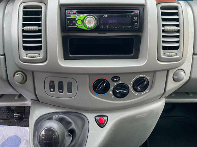 Синий Рено Трафик, объемом двигателя 2 л и пробегом 265 тыс. км за 9999 $, фото 18 на Automoto.ua