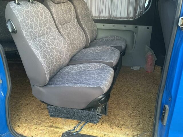 Синій Рено Трафік, об'ємом двигуна 2 л та пробігом 216 тис. км за 8500 $, фото 4 на Automoto.ua