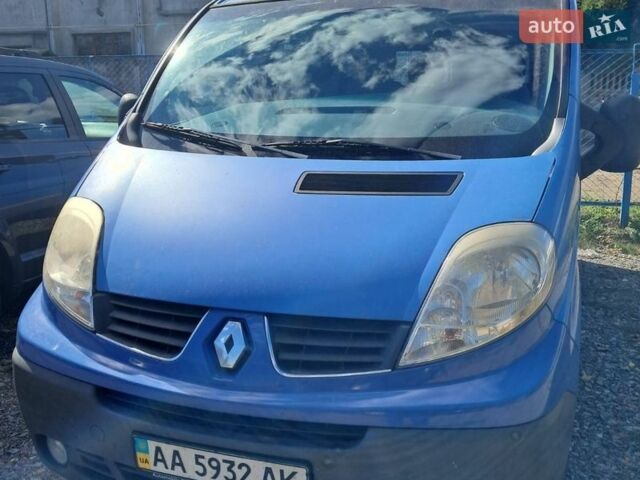 Синий Рено Трафик, объемом двигателя 2 л и пробегом 328 тыс. км за 8300 $, фото 1 на Automoto.ua