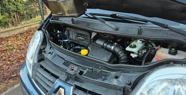 Синий Рено Трафик, объемом двигателя 2 л и пробегом 206 тыс. км за 6600 $, фото 21 на Automoto.ua