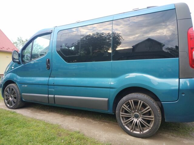 Синий Рено Трафик, объемом двигателя 2.5 л и пробегом 341 тыс. км за 13600 $, фото 2 на Automoto.ua