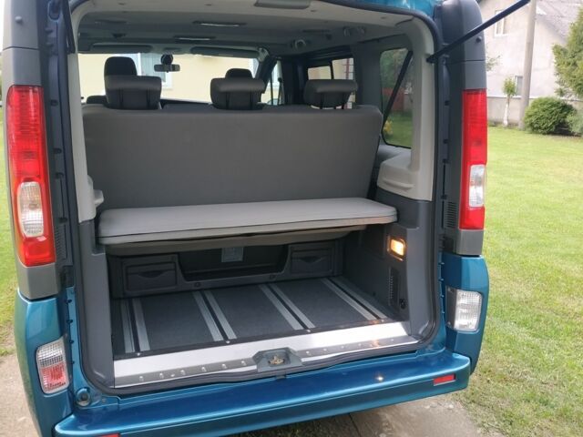 Синий Рено Трафик, объемом двигателя 2.5 л и пробегом 341 тыс. км за 13600 $, фото 3 на Automoto.ua