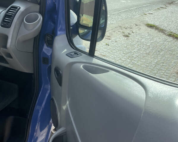 Рено Трафик 2009 в Львове на Automoto.ua Синий Рено Трафик, объемом двигателя 2 л и пробегом 440 тыс. км за 9800 $, фото 36 на Automoto.ua