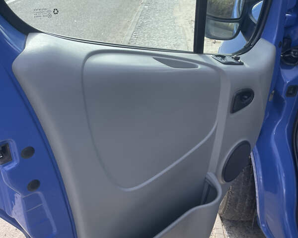 Рено Трафик 2009 в Львове на Automoto.ua Синий Рено Трафик, объемом двигателя 2 л и пробегом 440 тыс. км за 9800 $, фото 35 на Automoto.ua