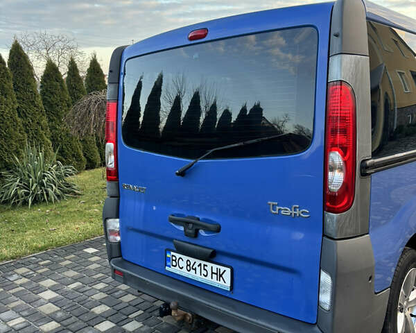 Синій Рено Трафік, об'ємом двигуна 2 л та пробігом 471 тис. км за 8650 $, фото 4 на Automoto.ua