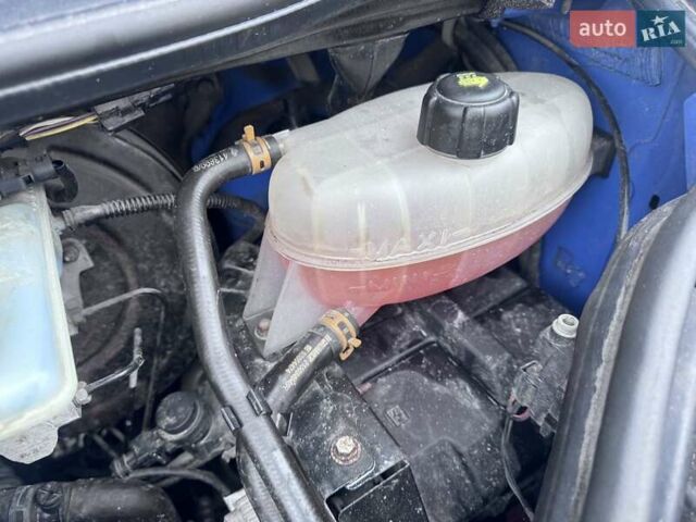 Синій Рено Трафік, об'ємом двигуна 2 л та пробігом 292 тис. км за 10777 $, фото 23 на Automoto.ua